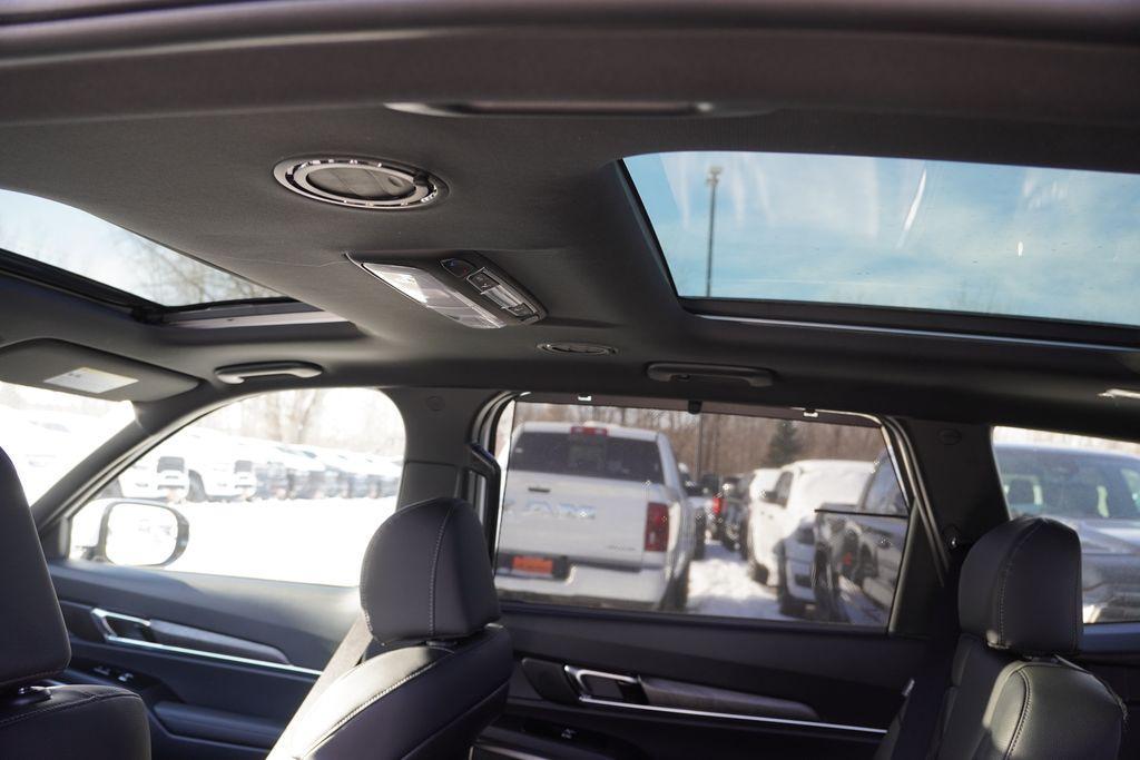 new 2025 Kia Telluride car, priced at $46,676