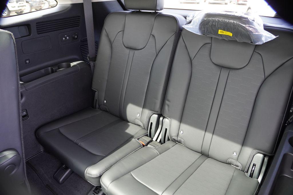 new 2026 Kia Sorento car, priced at $40,702