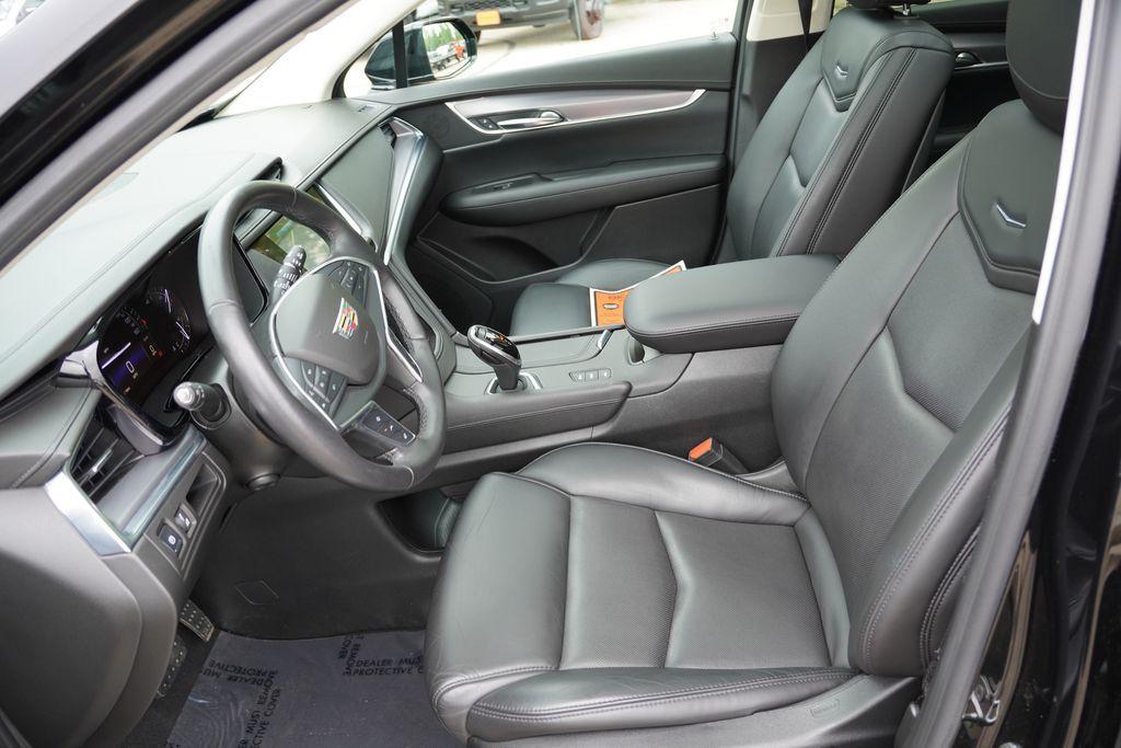 used 2018 Cadillac XT5 car, priced at $21,897