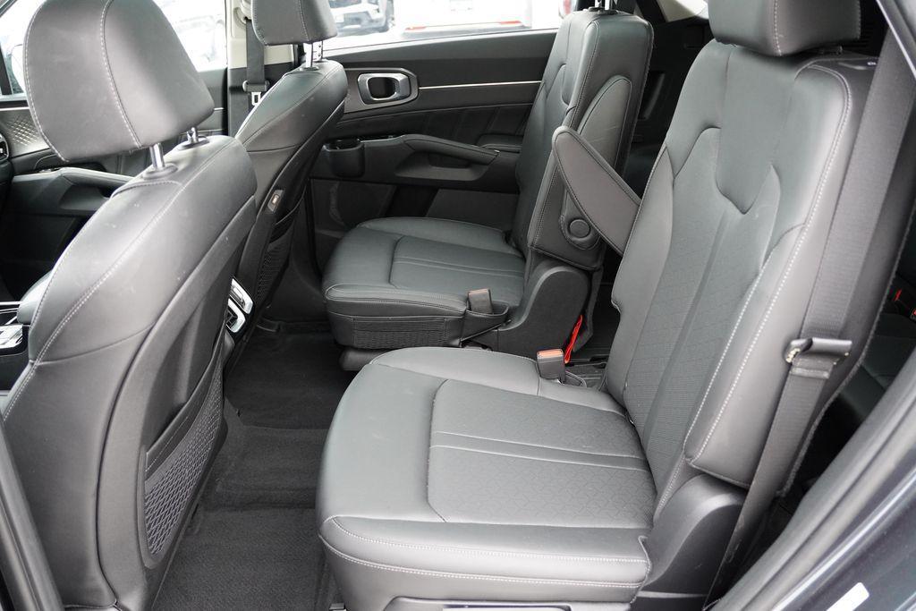 used 2022 Kia Sorento car, priced at $25,967