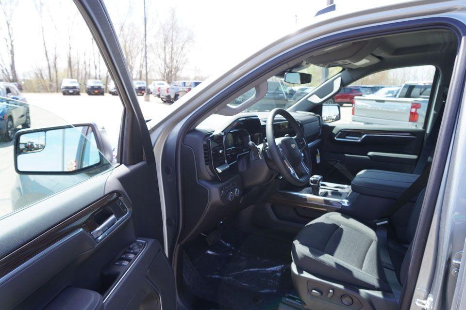new 2025 Chevrolet Silverado 1500 car, priced at $47,110