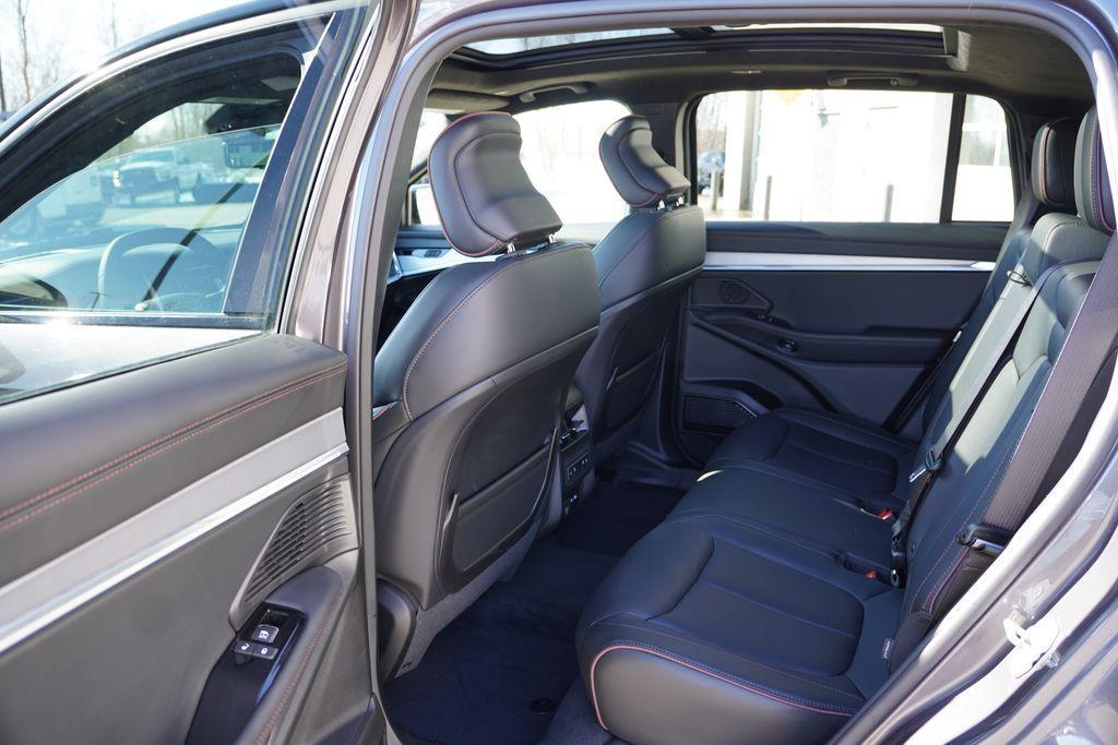 used 2024 Jeep Wagoneer S car, priced at $32,555