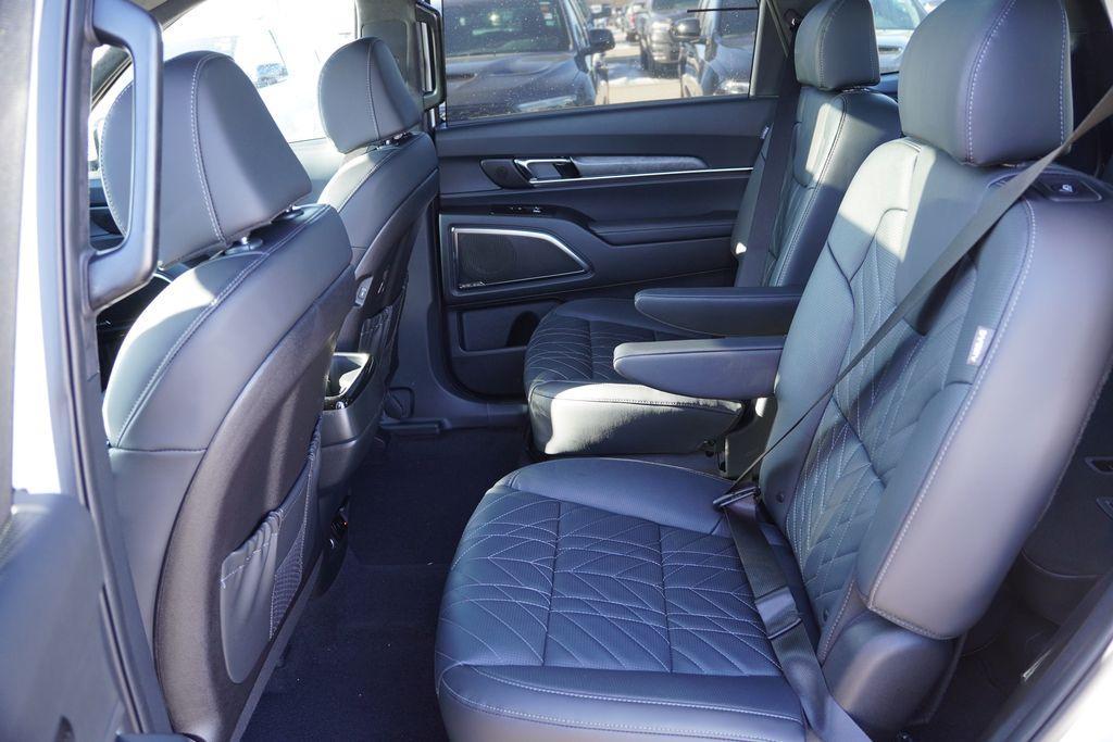 new 2025 Kia Telluride car, priced at $47,907