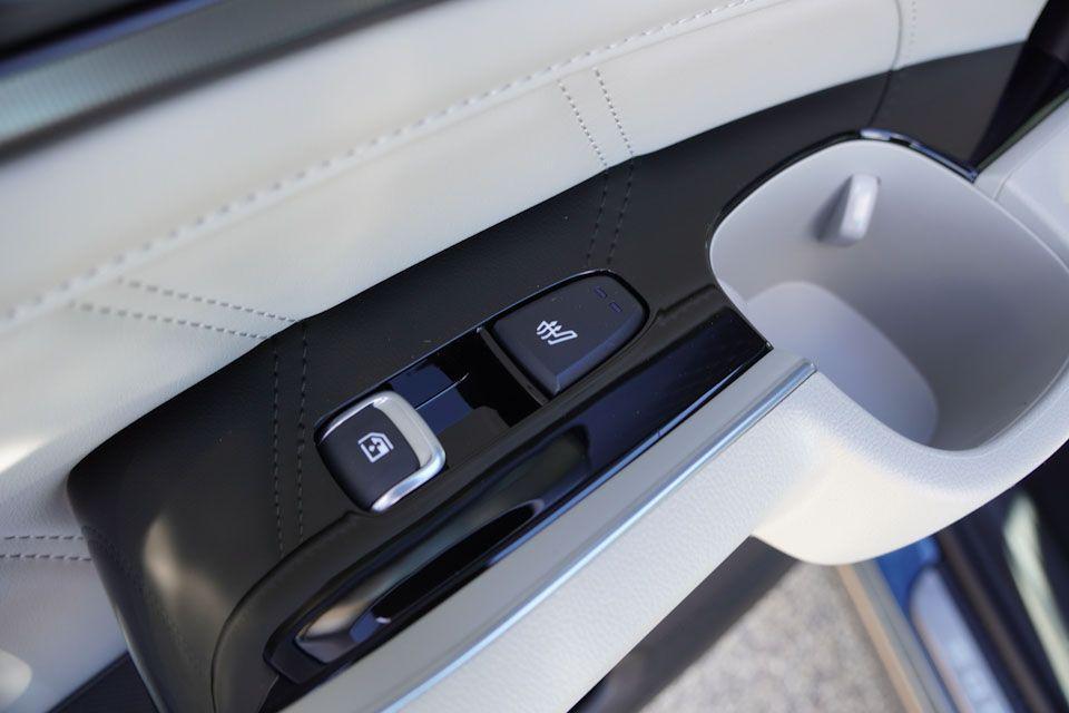 new 2026 Kia Sorento Hybrid car, priced at $42,598