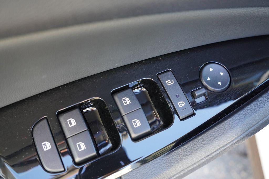 used 2025 Kia Sportage Hybrid car, priced at $30,422