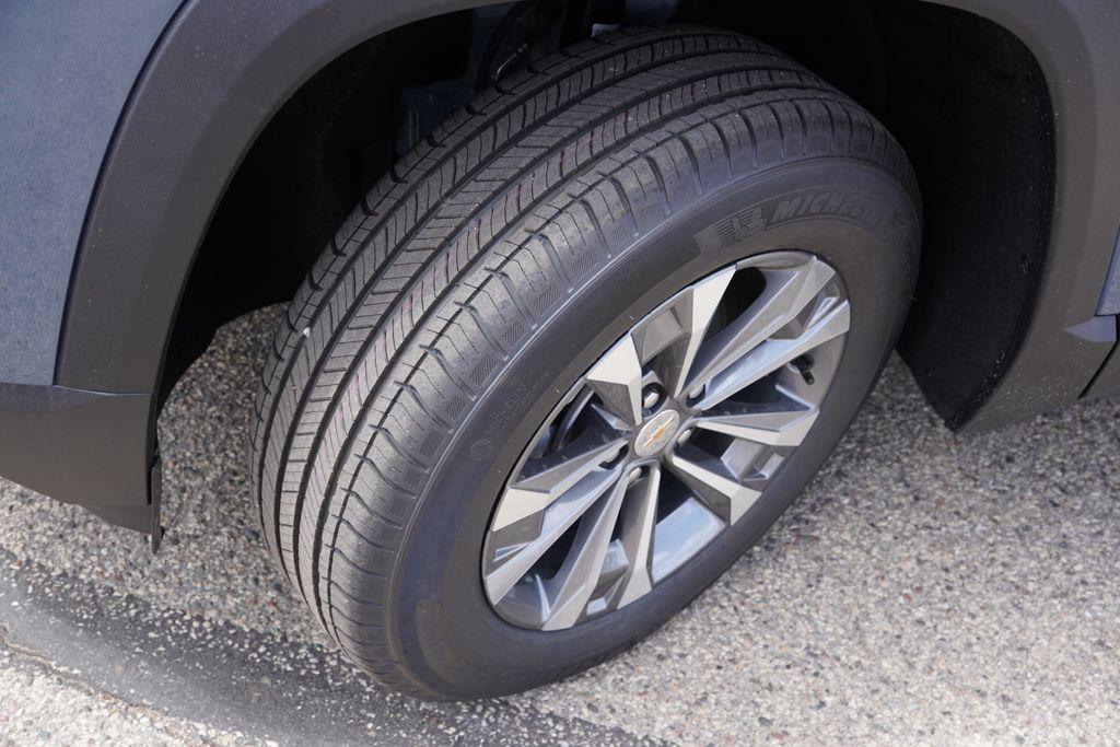 new 2026 Chevrolet Equinox car, priced at $30,022