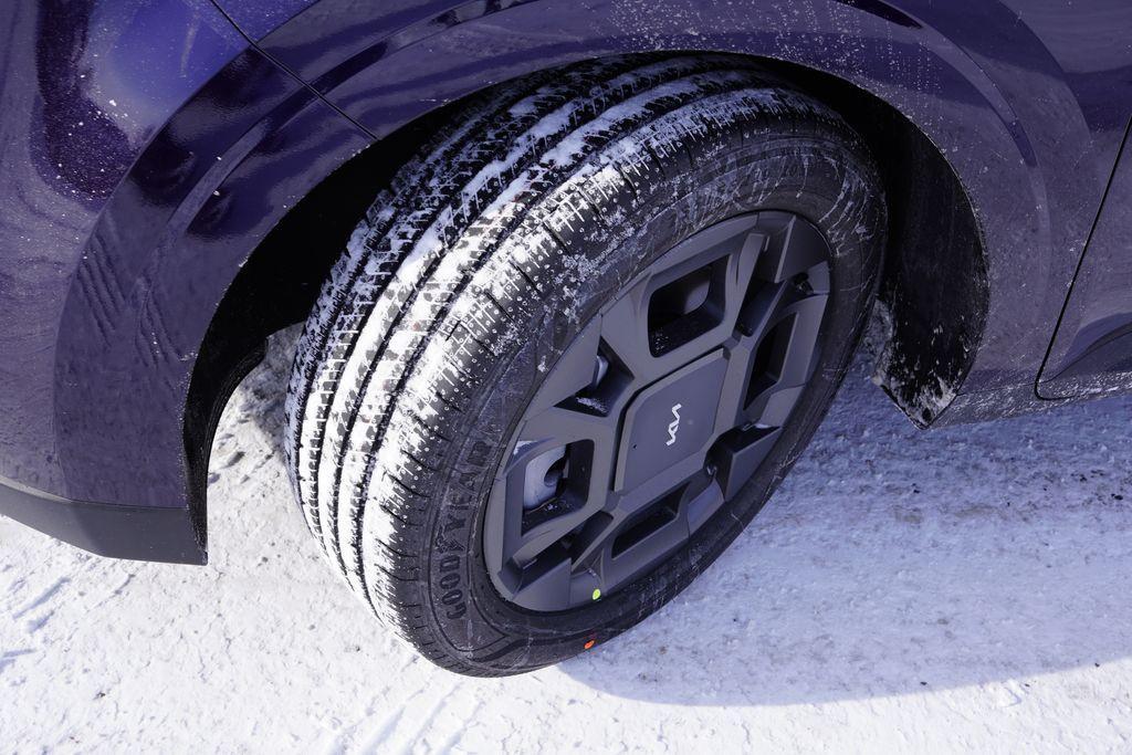 new 2026 Kia Carnival Hybrid car, priced at $41,296