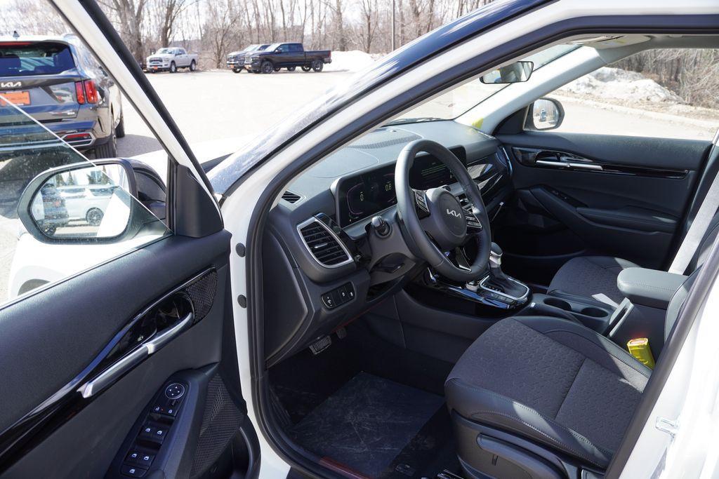 new 2026 Kia Seltos car, priced at $25,321