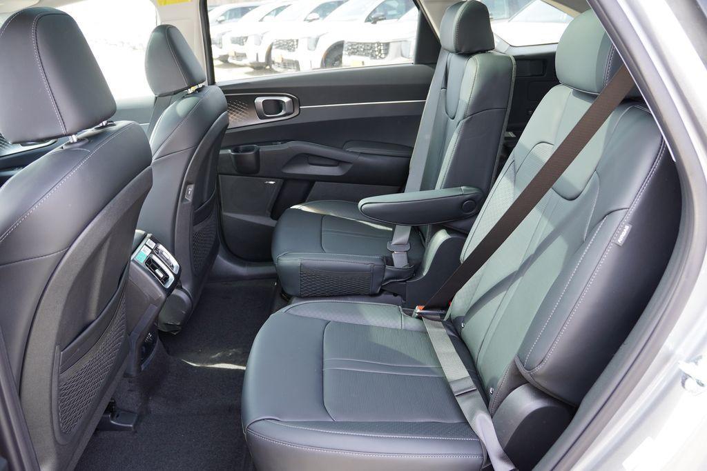 new 2026 Kia Sorento Hybrid car, priced at $38,650