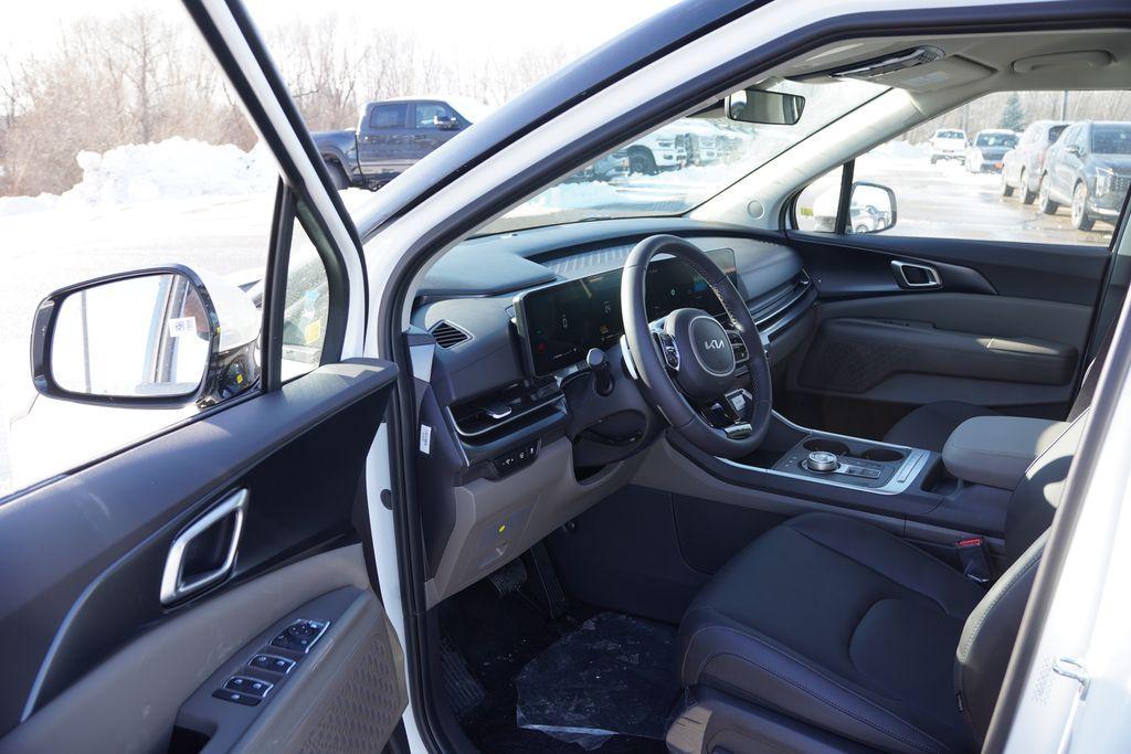 new 2026 Kia Carnival Hybrid car, priced at $39,634