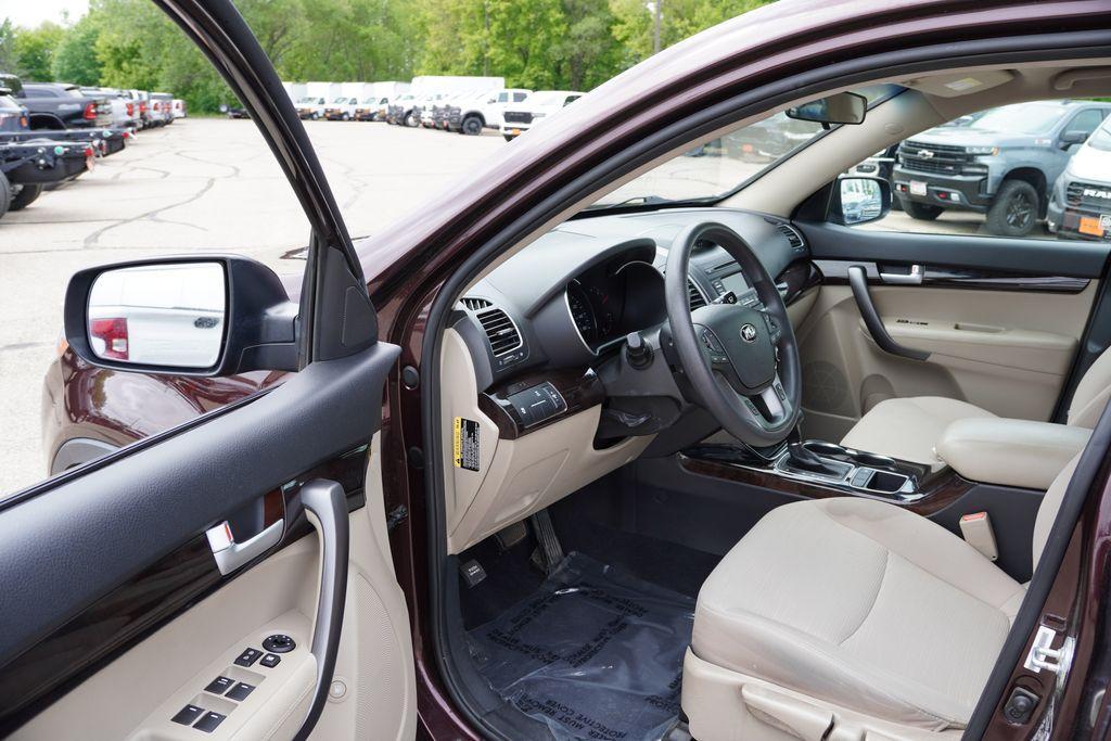 used 2015 Kia Sorento car, priced at $9,988