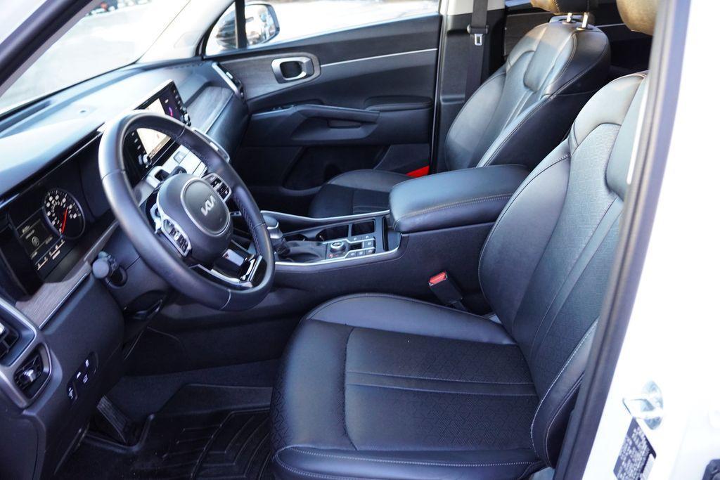 used 2023 Kia Sorento car, priced at $24,343