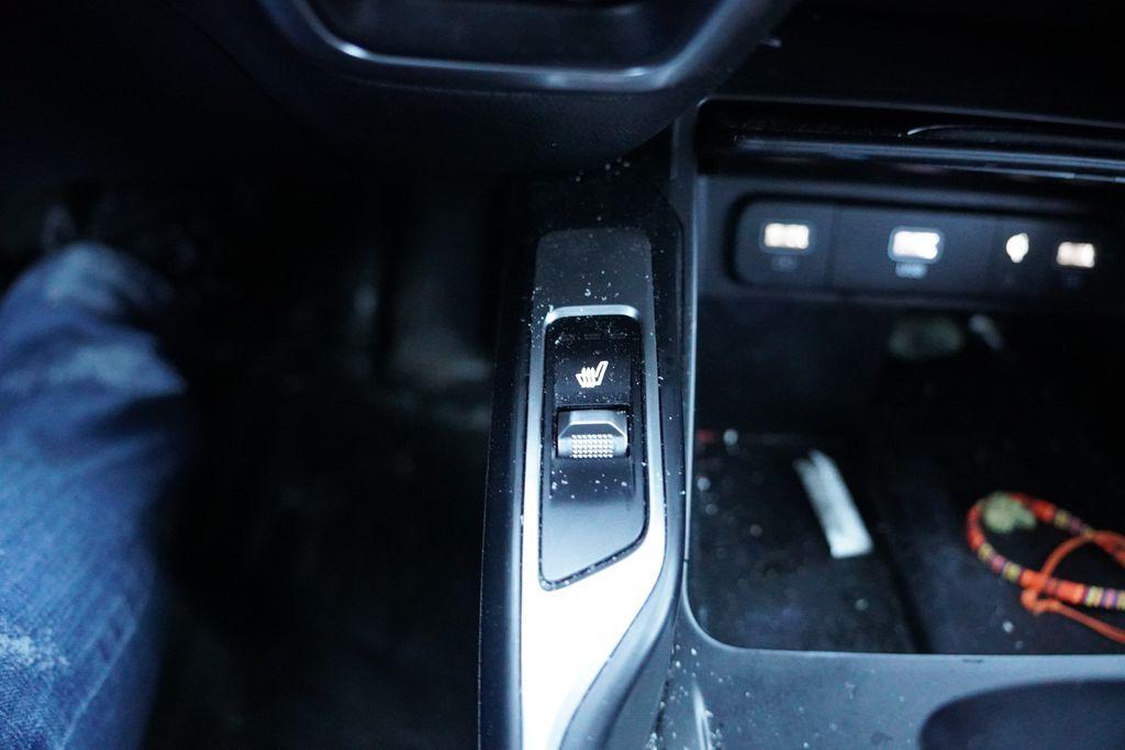 used 2023 Kia Sorento car, priced at $24,879