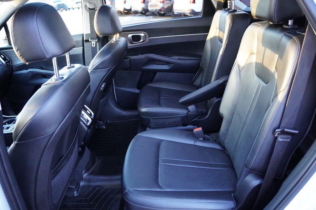 used 2023 Kia Sorento car, priced at $24,343
