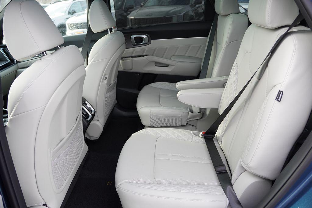 new 2026 Kia Sorento Hybrid car, priced at $43,098