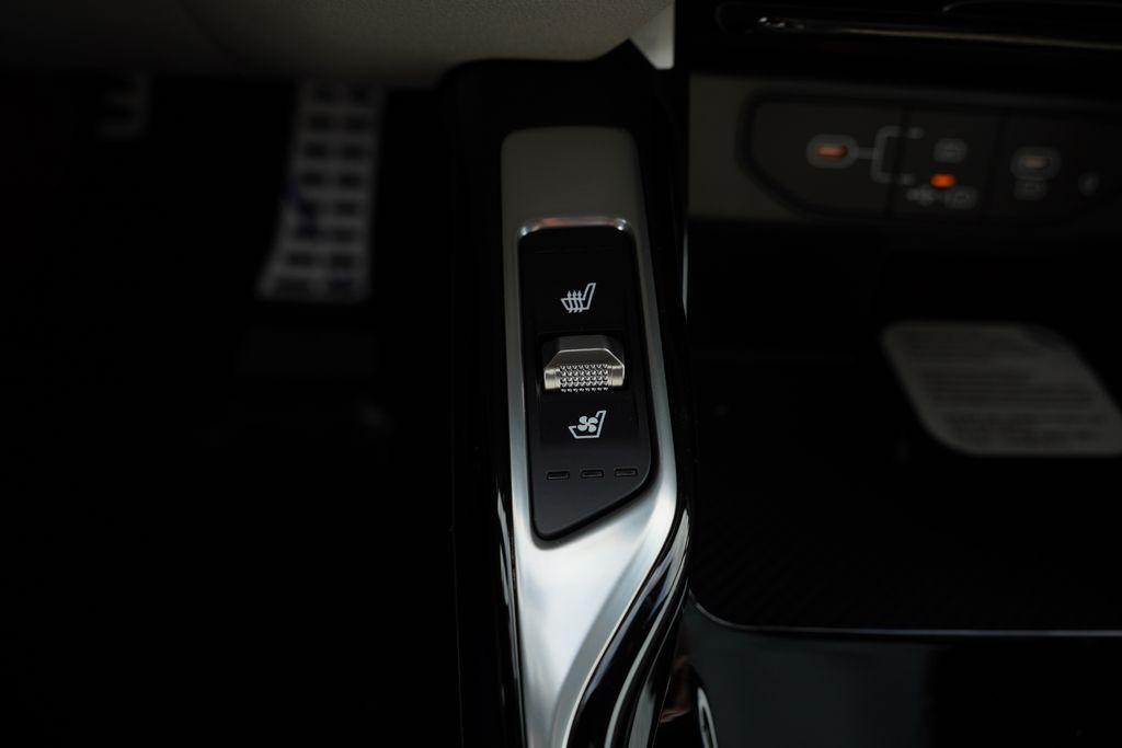 new 2026 Kia Sorento Hybrid car, priced at $43,098