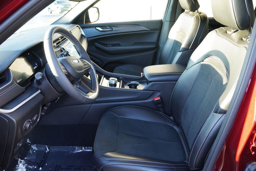 used 2025 Jeep Grand Cherokee car