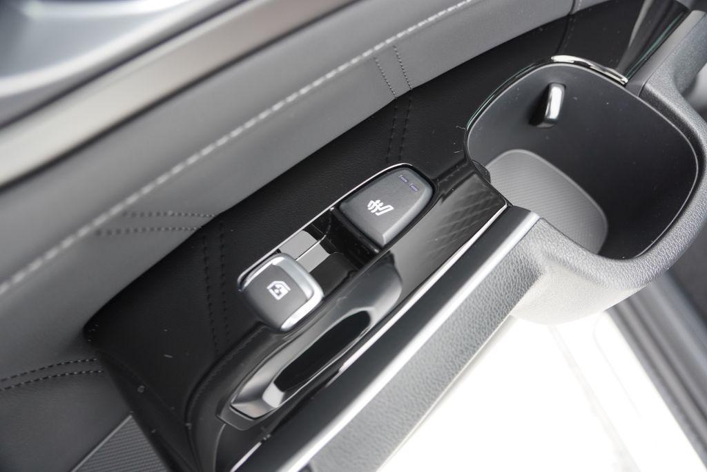 new 2026 Kia Sorento Hybrid car, priced at $43,549