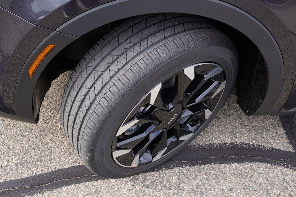 new 2026 Kia Sorento car, priced at $36,033