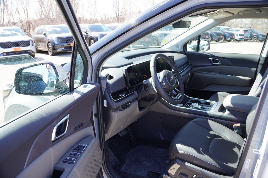 new 2026 Kia Carnival Hybrid car, priced at $41,256