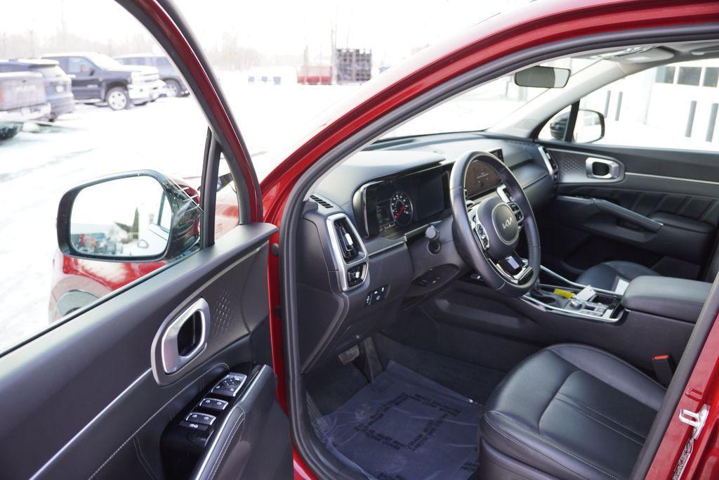 used 2022 Kia Sorento car, priced at $25,337