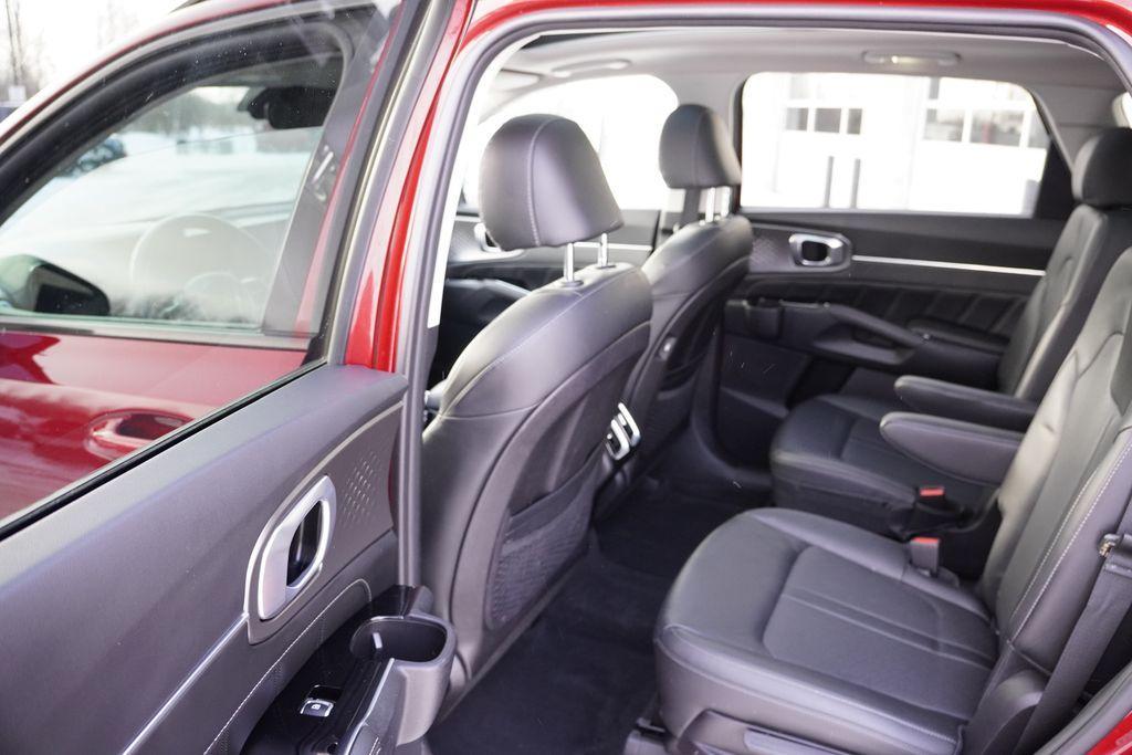 used 2022 Kia Sorento car, priced at $25,337