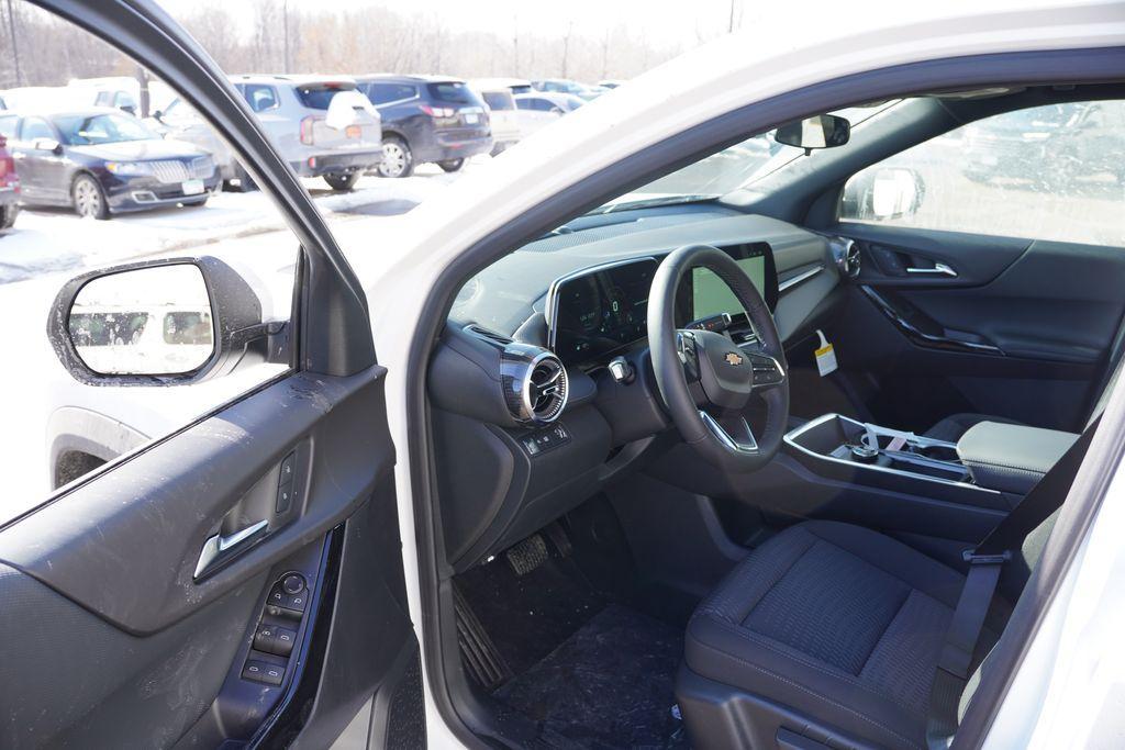 new 2026 Chevrolet Equinox car, priced at $27,338