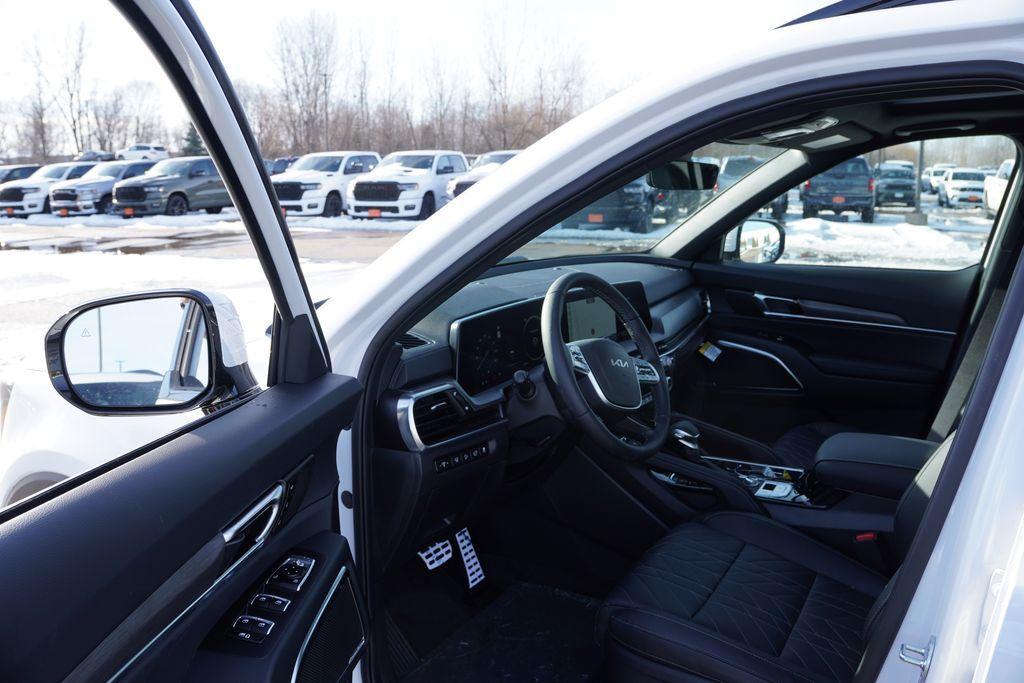 new 2025 Kia Telluride car, priced at $46,656
