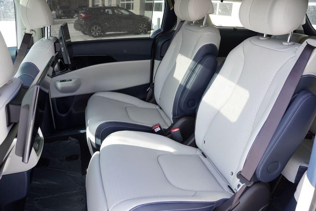 new 2026 Kia Carnival Hybrid car, priced at $51,891