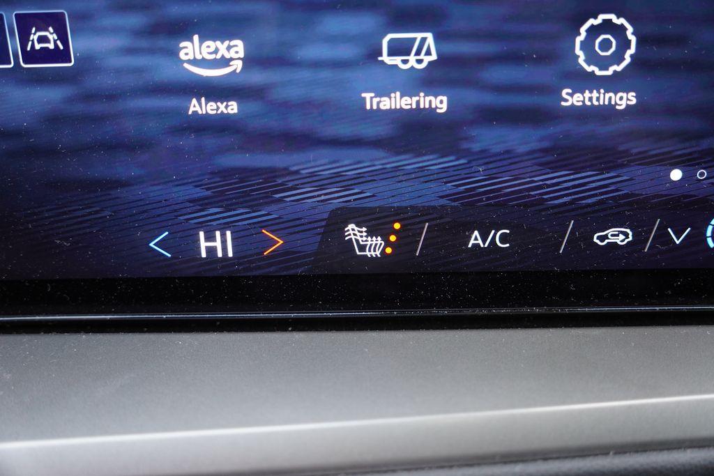 used 2024 Chevrolet Traverse car, priced at $37,421