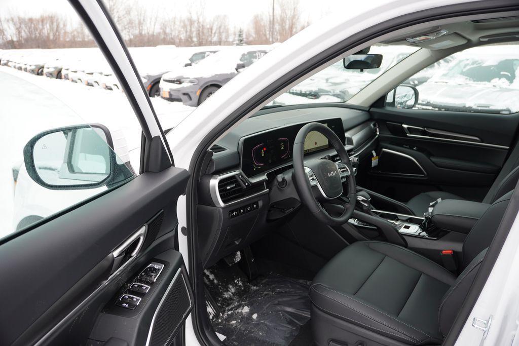 new 2025 Kia Telluride car, priced at $39,070