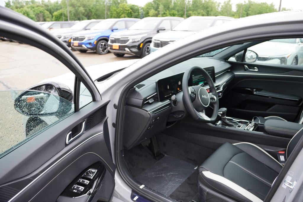 new 2026 Kia K5 car, priced at $30,472