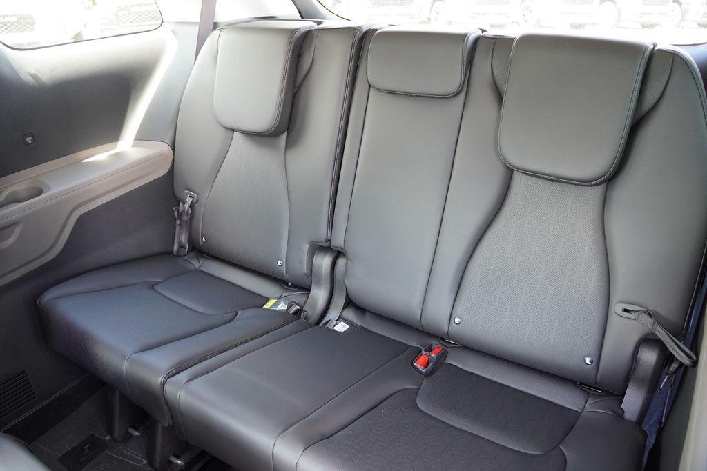new 2026 Kia Carnival car, priced at $36,953