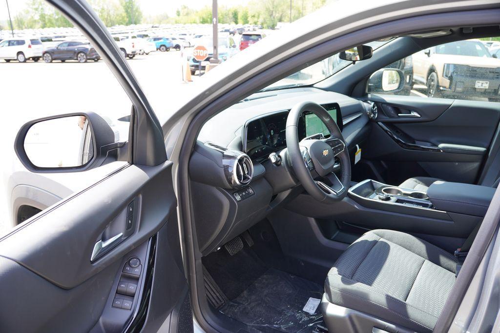 new 2026 Chevrolet Equinox car, priced at $28,726