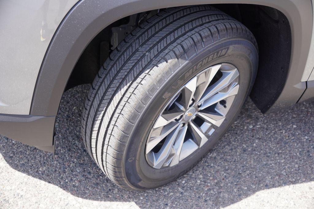 new 2026 Chevrolet Equinox car, priced at $28,726