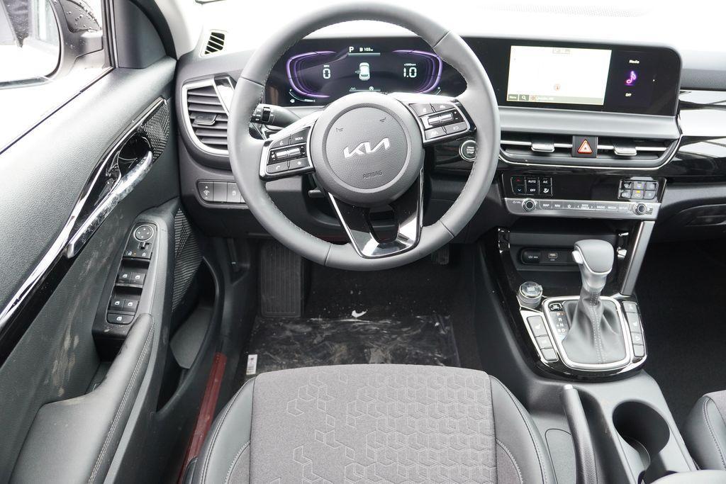 new 2026 Kia Seltos car, priced at $25,304