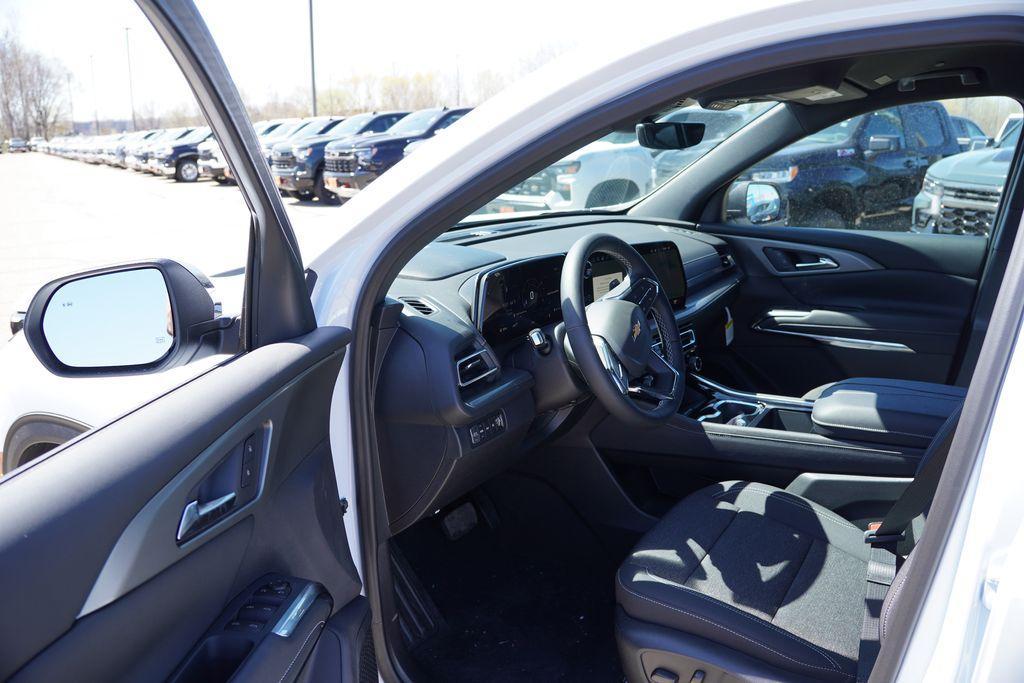 new 2026 Chevrolet Traverse car, priced at $43,302