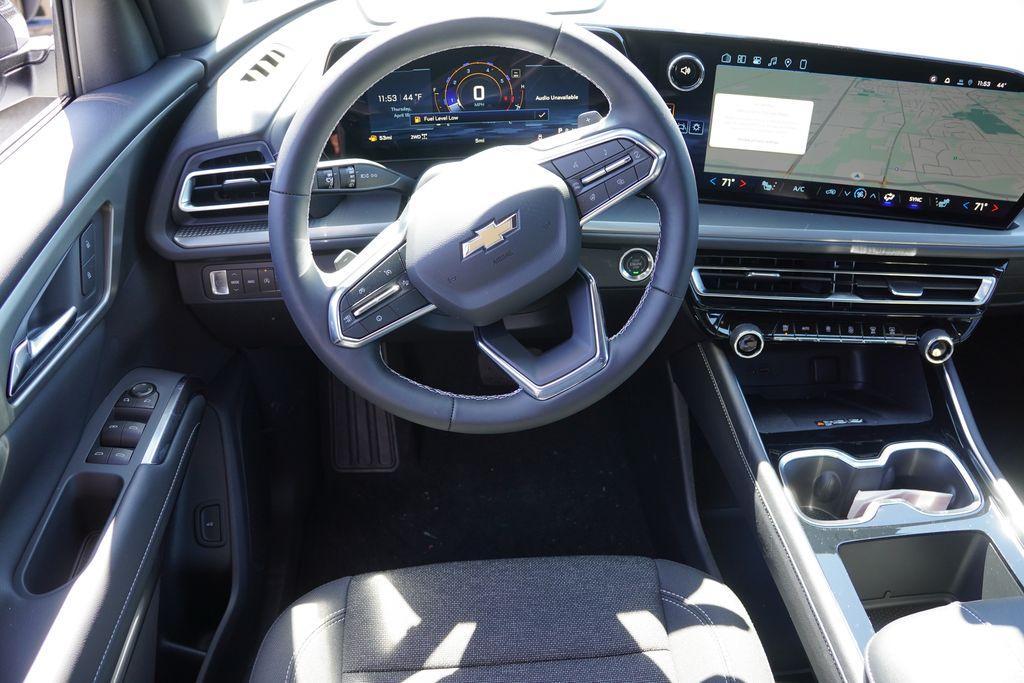 new 2026 Chevrolet Traverse car, priced at $43,302