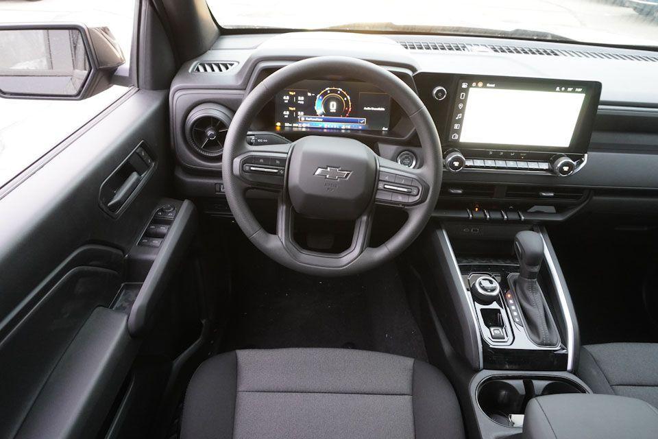 new 2025 Chevrolet Colorado car, priced at $39,990
