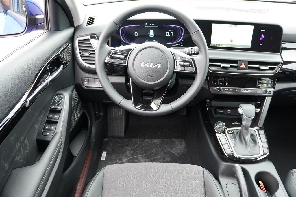 new 2026 Kia Seltos car, priced at $24,956