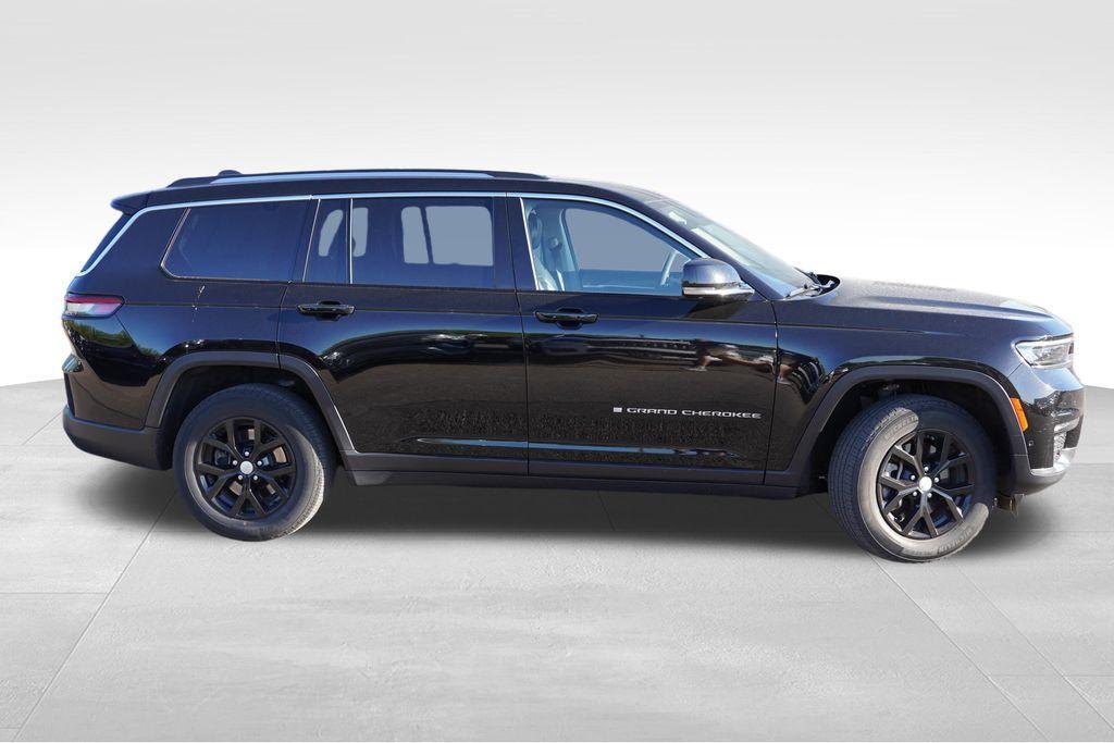 used 2023 Jeep Grand Cherokee L car, priced at $28,987