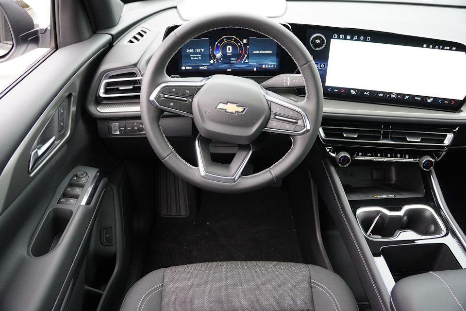 new 2026 Chevrolet Traverse car, priced at $42,002