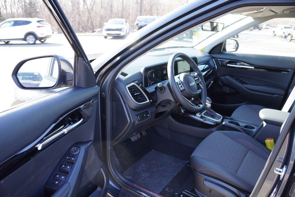 new 2026 Kia Seltos car, priced at $25,706