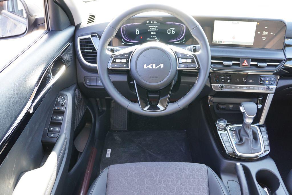 new 2026 Kia Seltos car, priced at $25,706