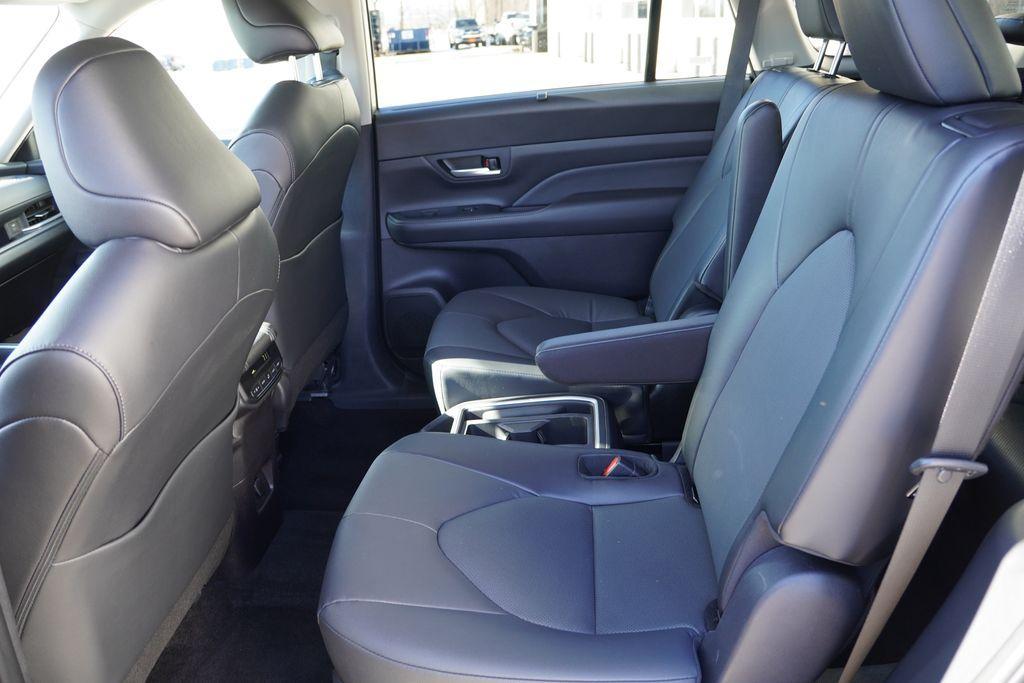 used 2025 Toyota Grand Highlander car, priced at $43,987