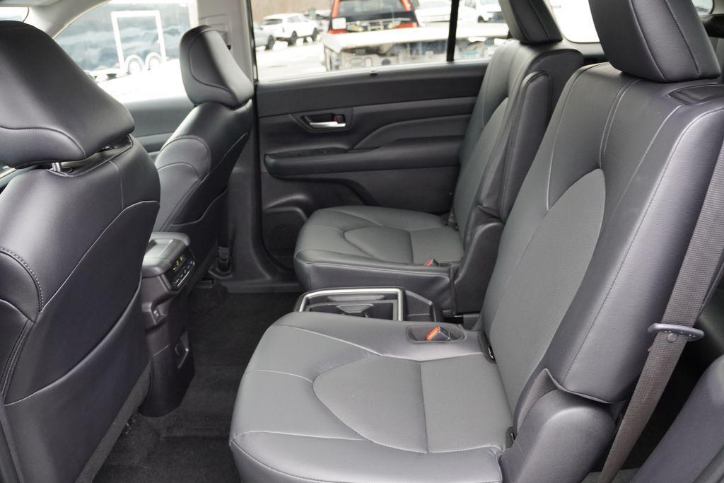 used 2025 Toyota Grand Highlander car, priced at $43,254