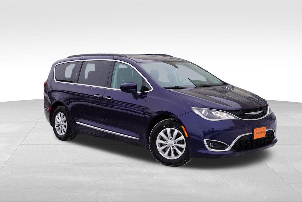 used 2017 Chrysler Pacifica car, priced at $13,227