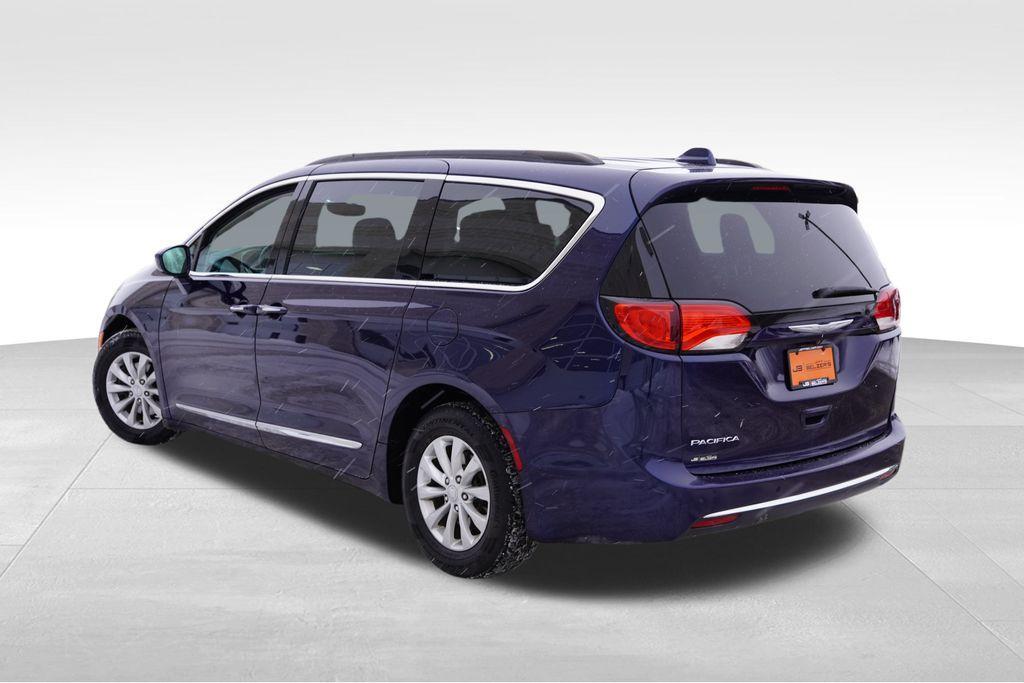 used 2017 Chrysler Pacifica car, priced at $13,227
