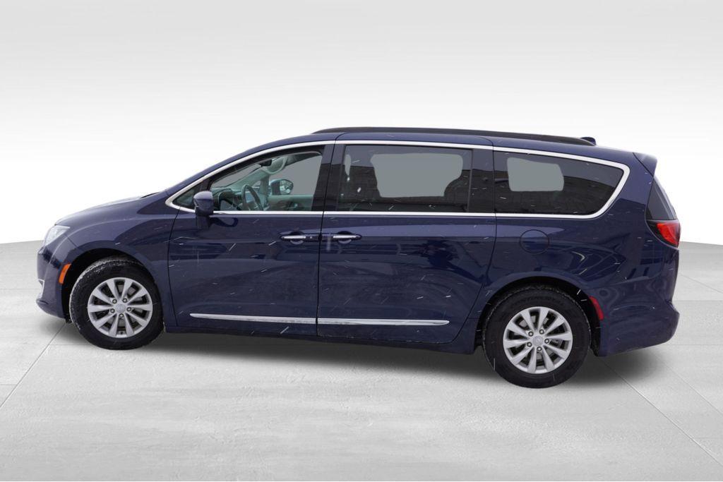 used 2017 Chrysler Pacifica car, priced at $13,227