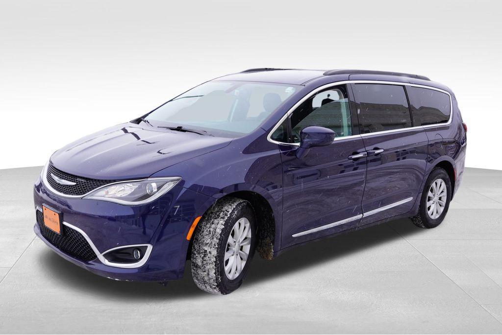 used 2017 Chrysler Pacifica car, priced at $13,227